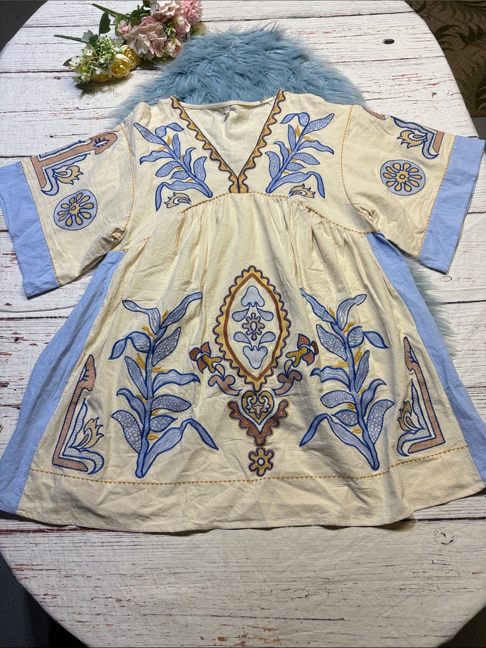 Sawyer V-Neck Embroidery Dress sz M